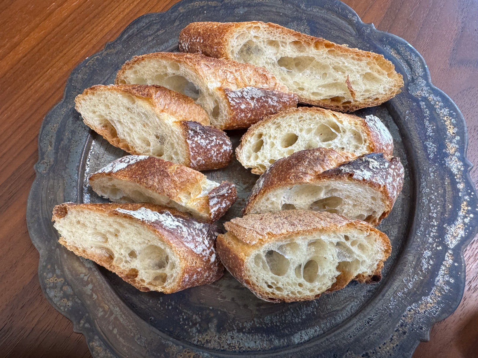 メインのお供のバゲット