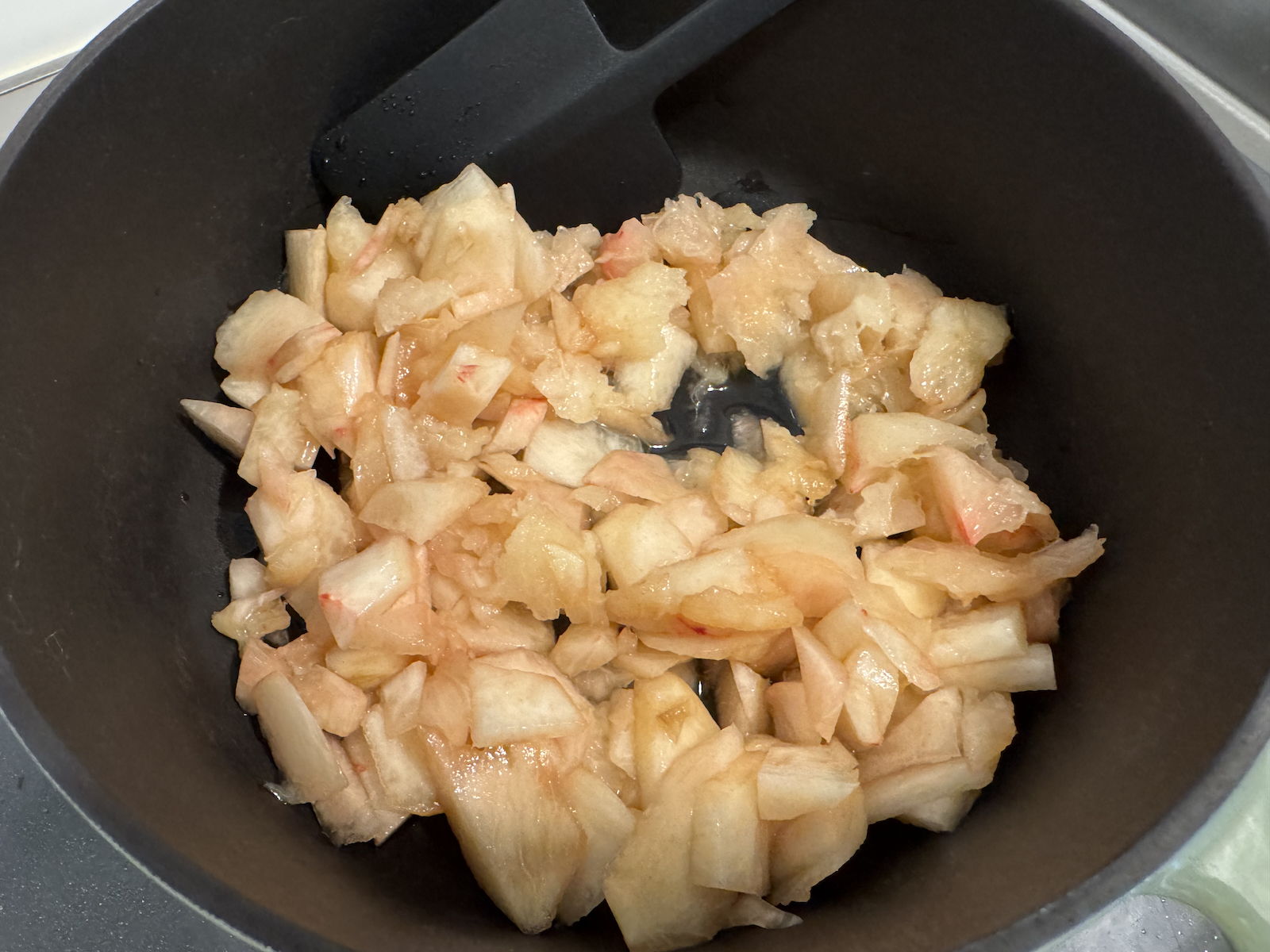 旬の桃でジャムづくり