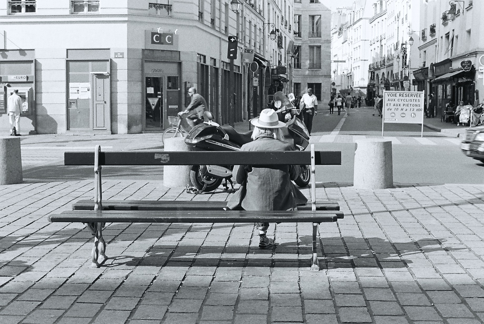 Photo